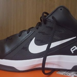 New men's tennis shoes